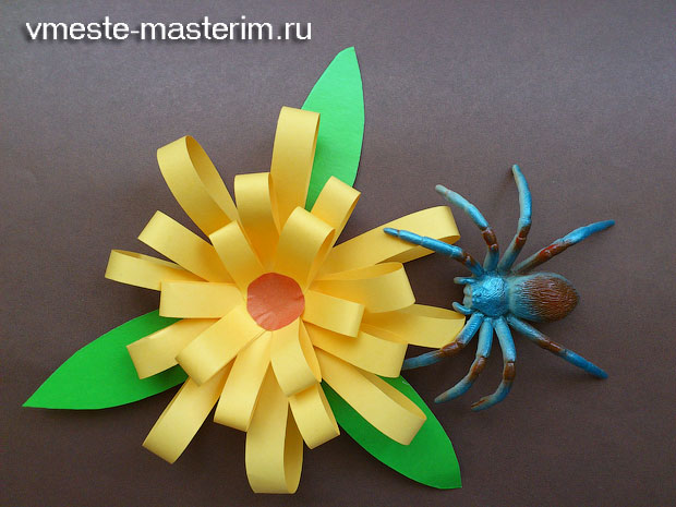Как сделать цветы из цветной бумаги и картона своими руками