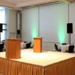 Аренда подиума на мероприятие: как выбрать и что учесть, чтобы все прошло гладко