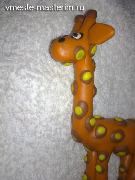 жираф из пластилина