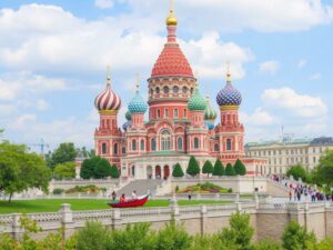 Куда поехать россиянину: реальные идеи для отдыха внутри страны и за границей