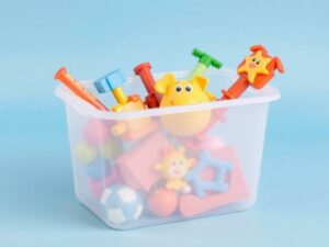 Пластиковый контейнер для хранения игрушек: удобство, порядок и немного творчества